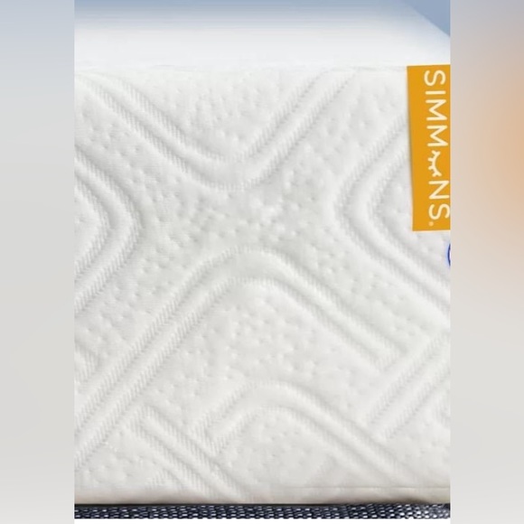 Simmons 8'' Firm Gel Memory Foam Mattress (Full) - Picture 3 of 6
